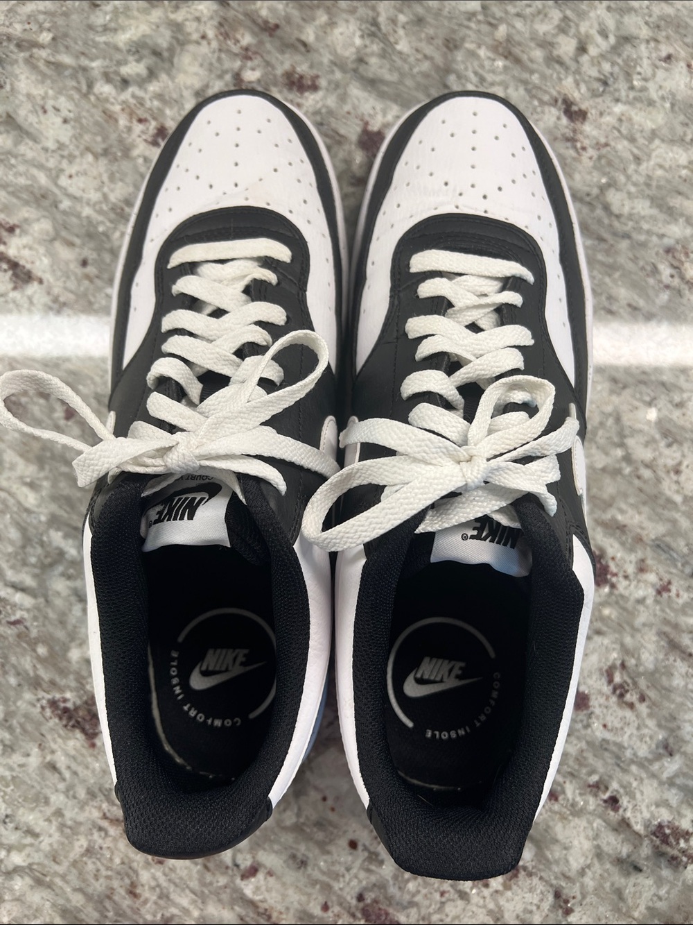 Nike Black and White Low-Top Skate Sneakers - Picture 5 of 8